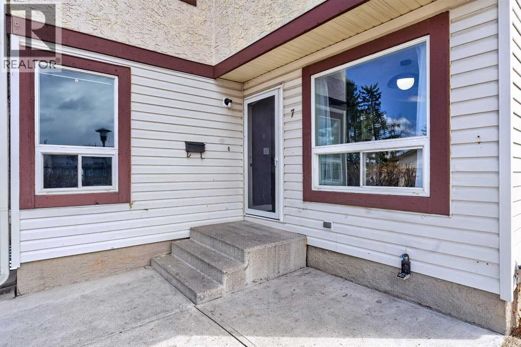 #7 75 Templemont Way NE - 5