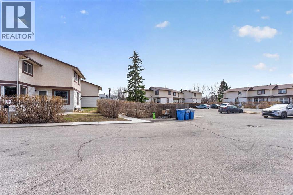 #7 75 Templemont Way NE - 33