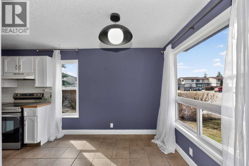 #7 75 Templemont Way NE - 12