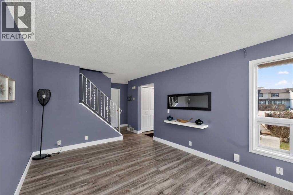 #7 75 Templemont Way NE - 11
