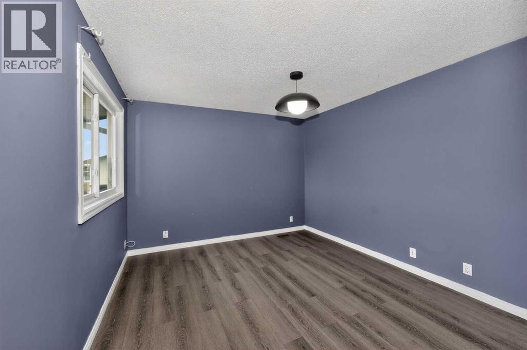 #7 75 Templemont Way NE - 19