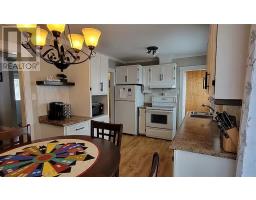 72 Creston Boulevard thumbnail 9