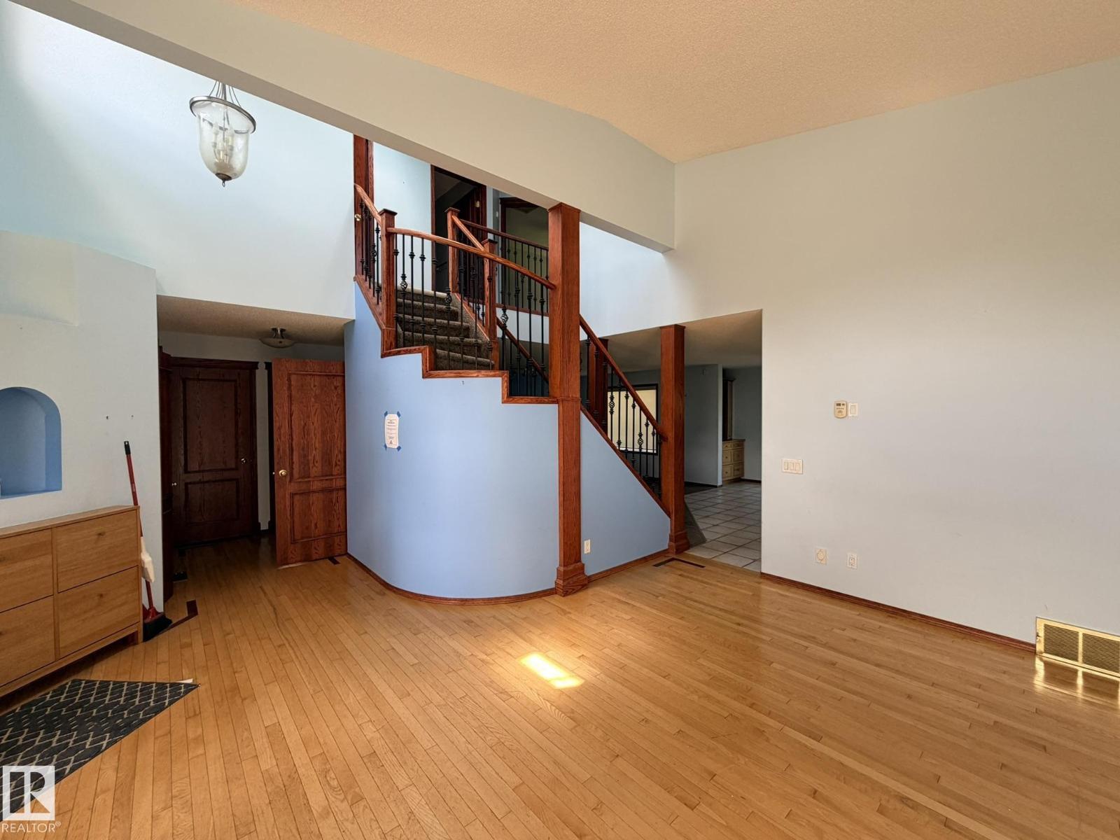 727 BALFOUR CL NW - 5