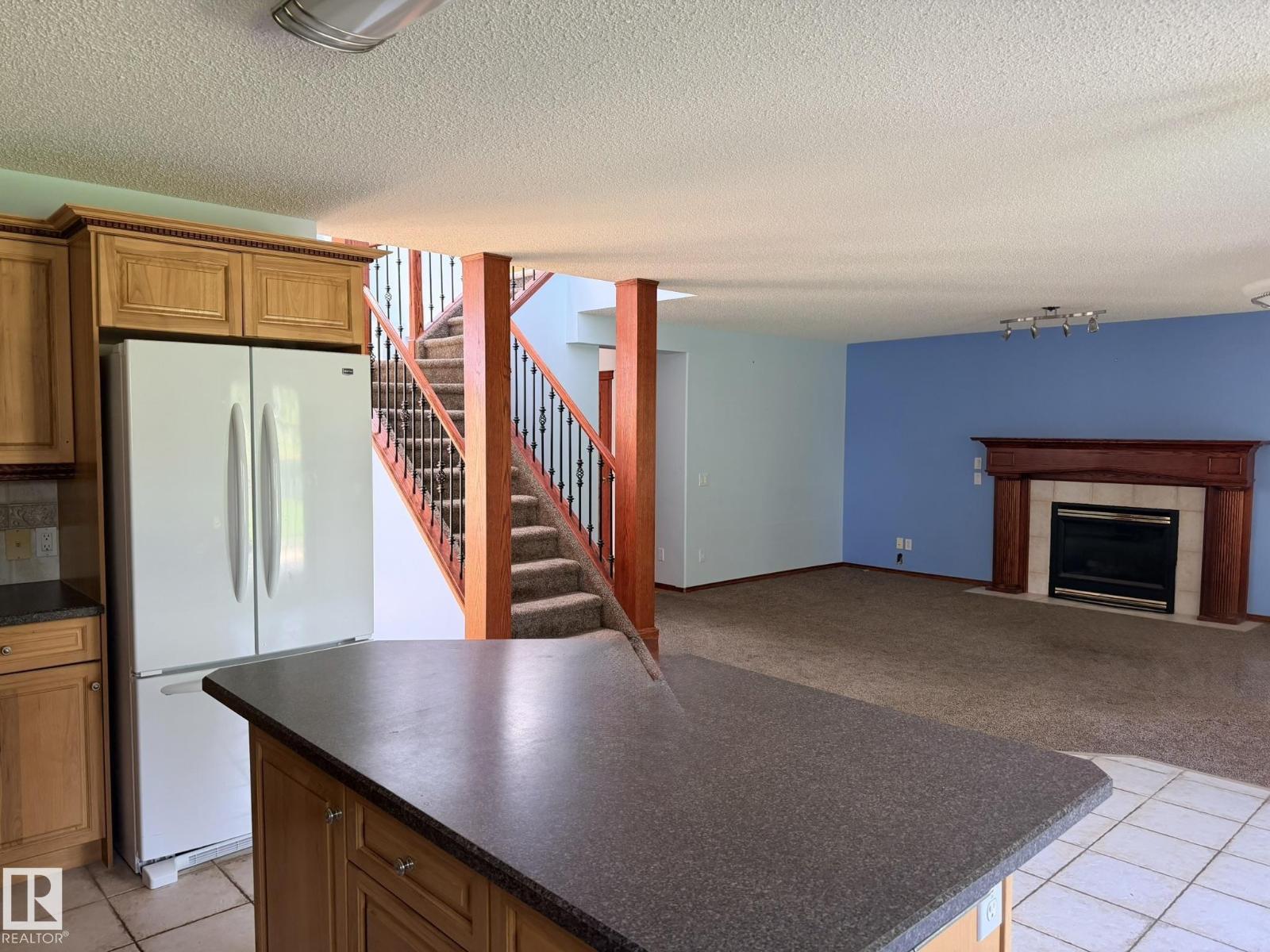 727 BALFOUR CL NW - 8