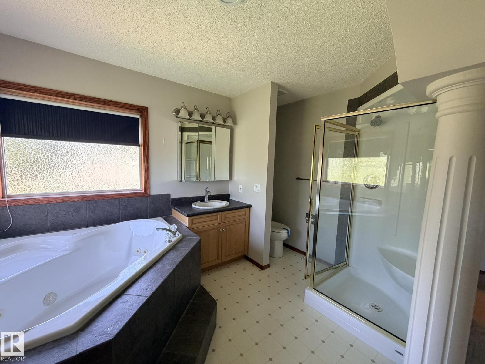 727 BALFOUR CL NW - 24