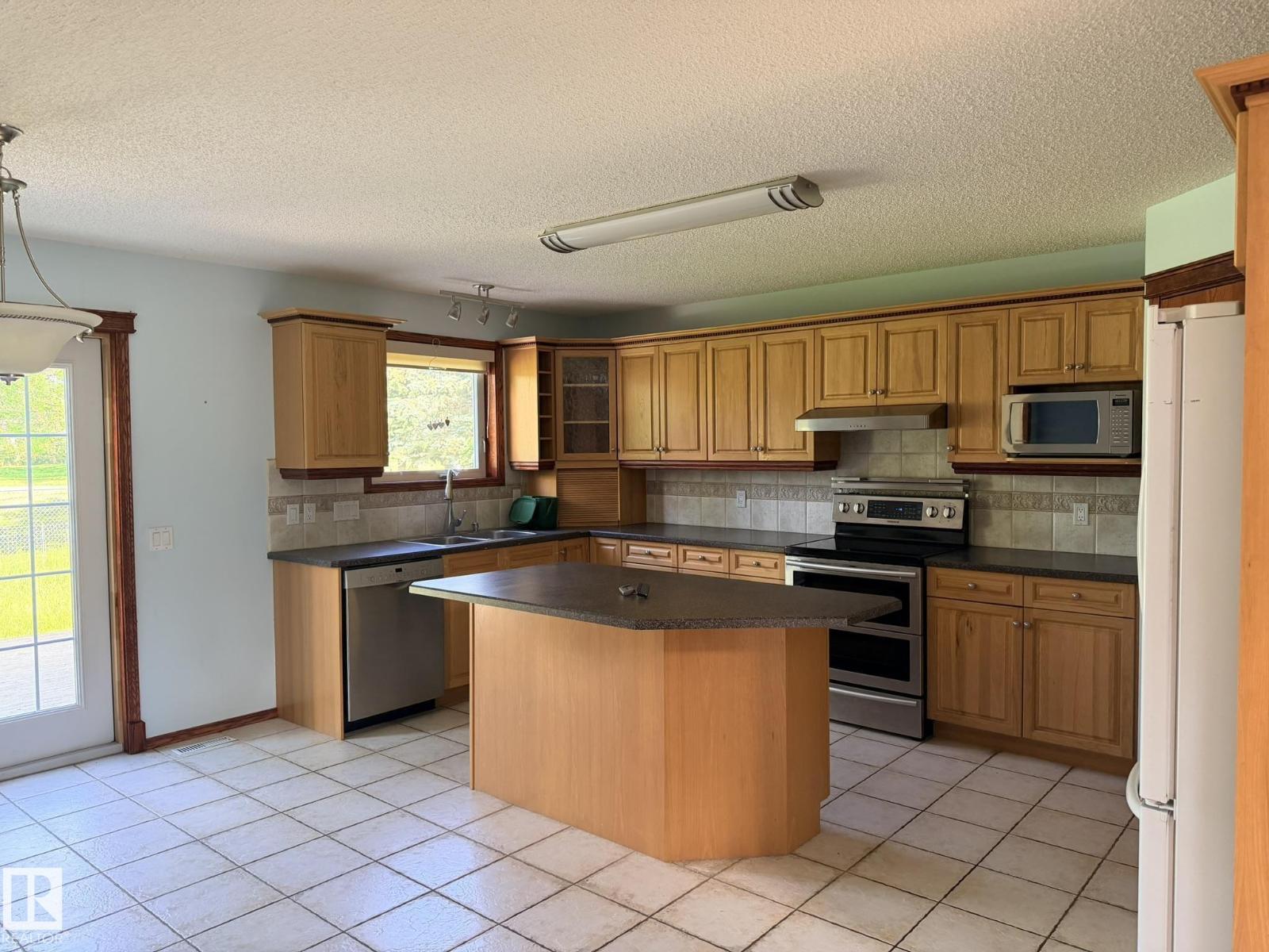 727 BALFOUR CL NW - 6