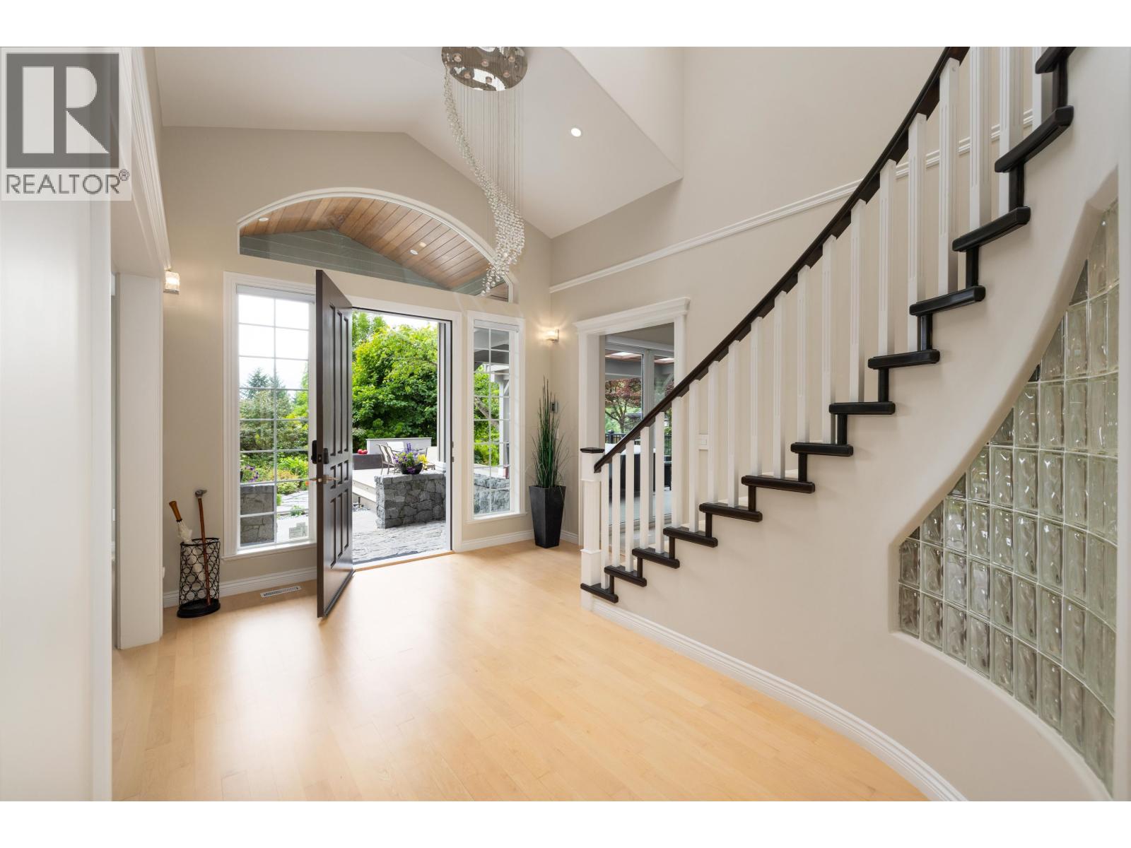 4115 E BRAEMAR ROAD, North Vancouver