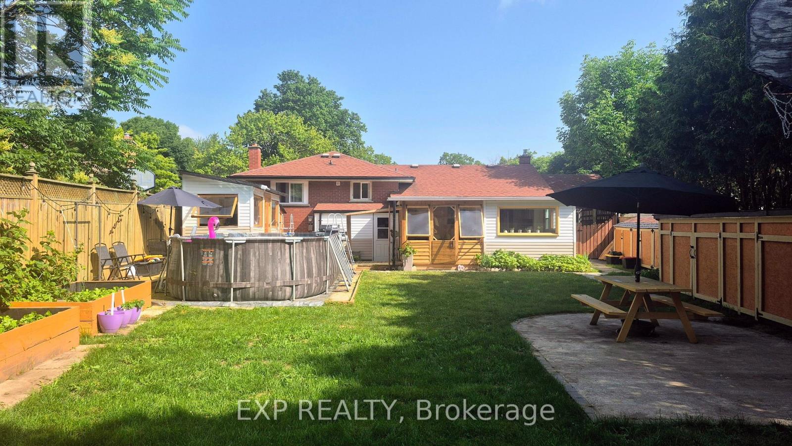 438 MAGNOLIA CRESCENT - 37