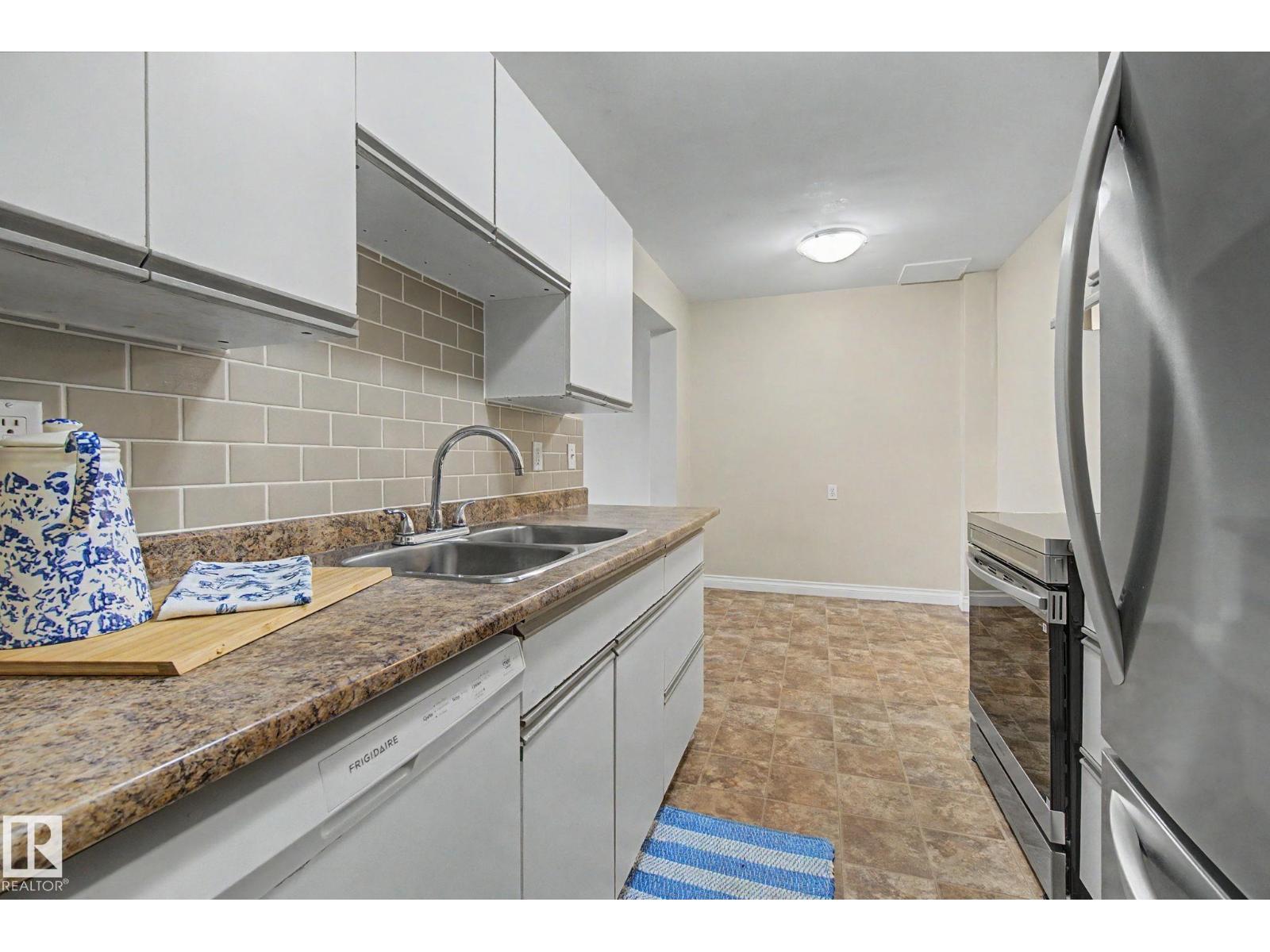 20D CALLINGWOOD CT NW - 21
