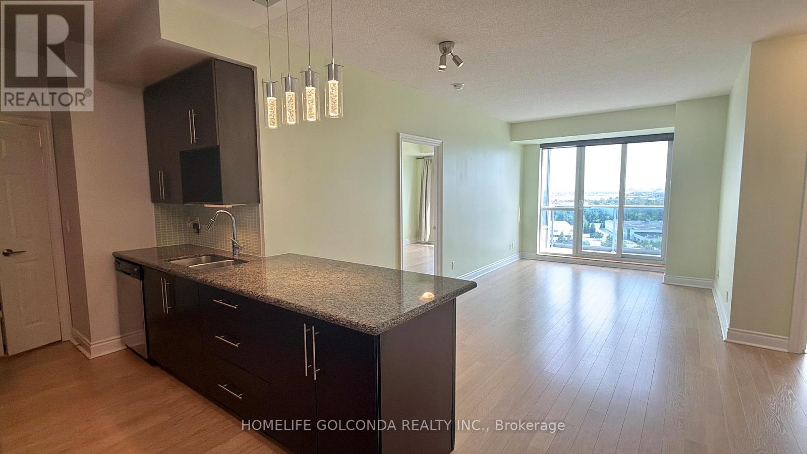 #1667 23 COX BOULEVARD - 16