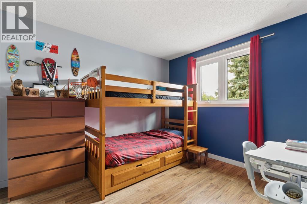 692 Woodpark Boulevard SW — photo 33