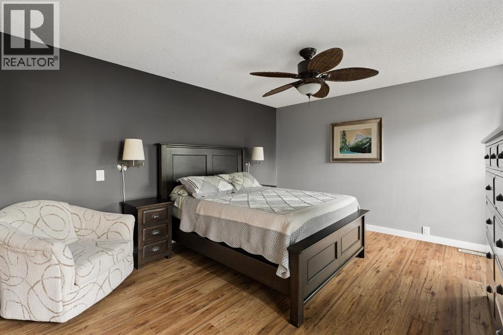 692 Woodpark Boulevard SW — photo 25