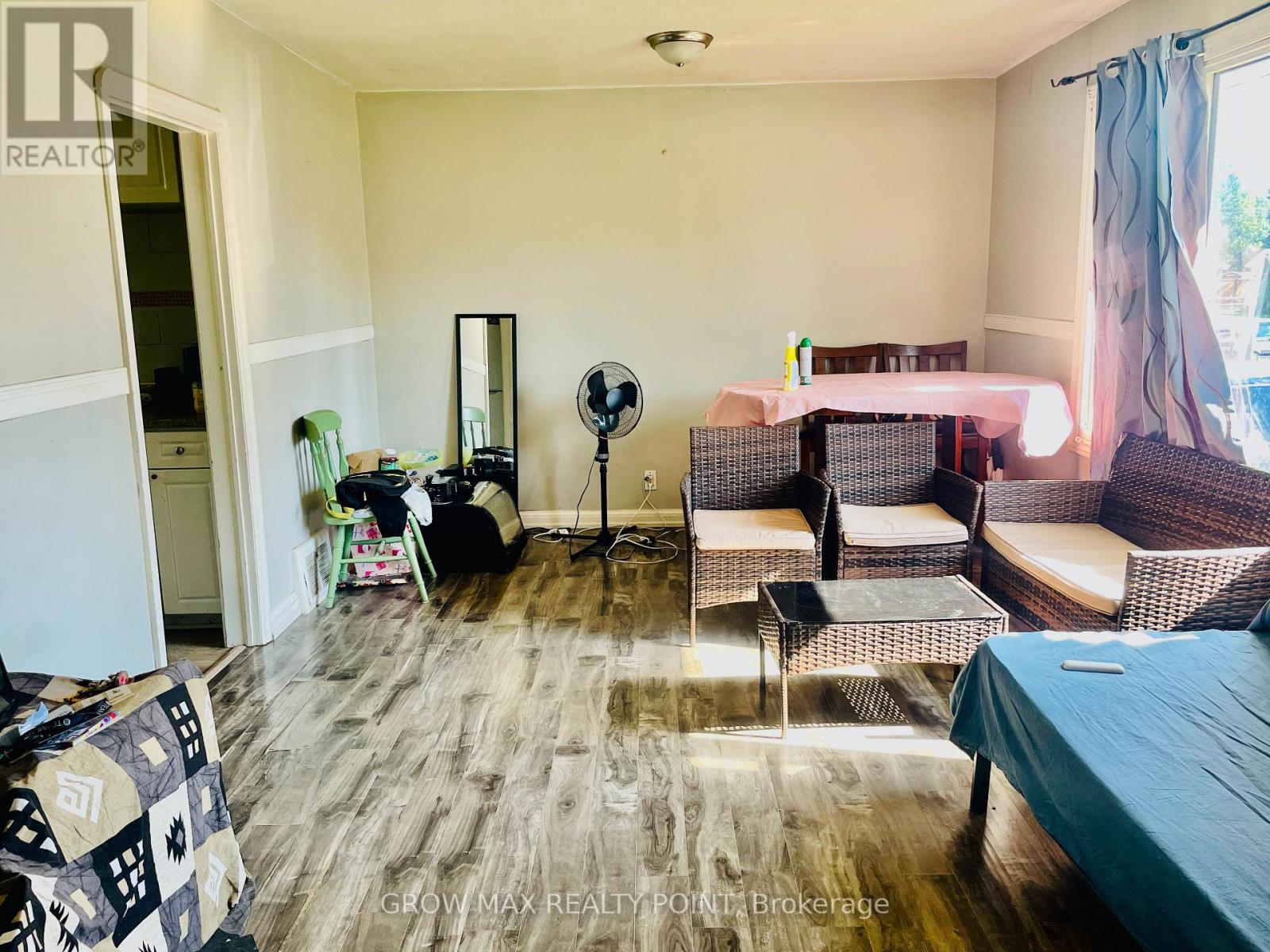 321 HIGHLAND AVENUE W - 10