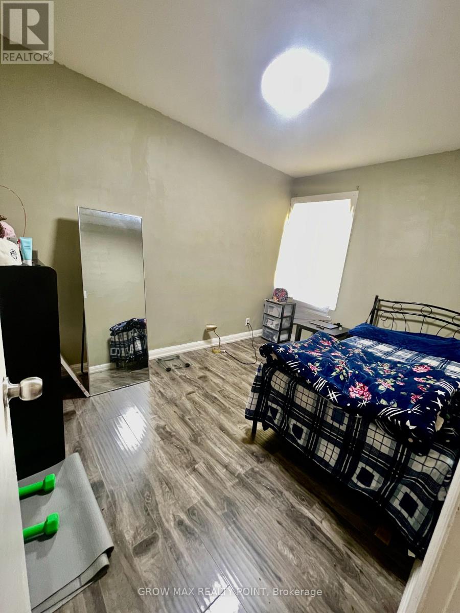 321 HIGHLAND AVENUE W - 12