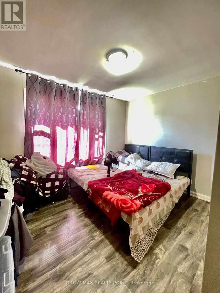 321 HIGHLAND AVENUE W - 13