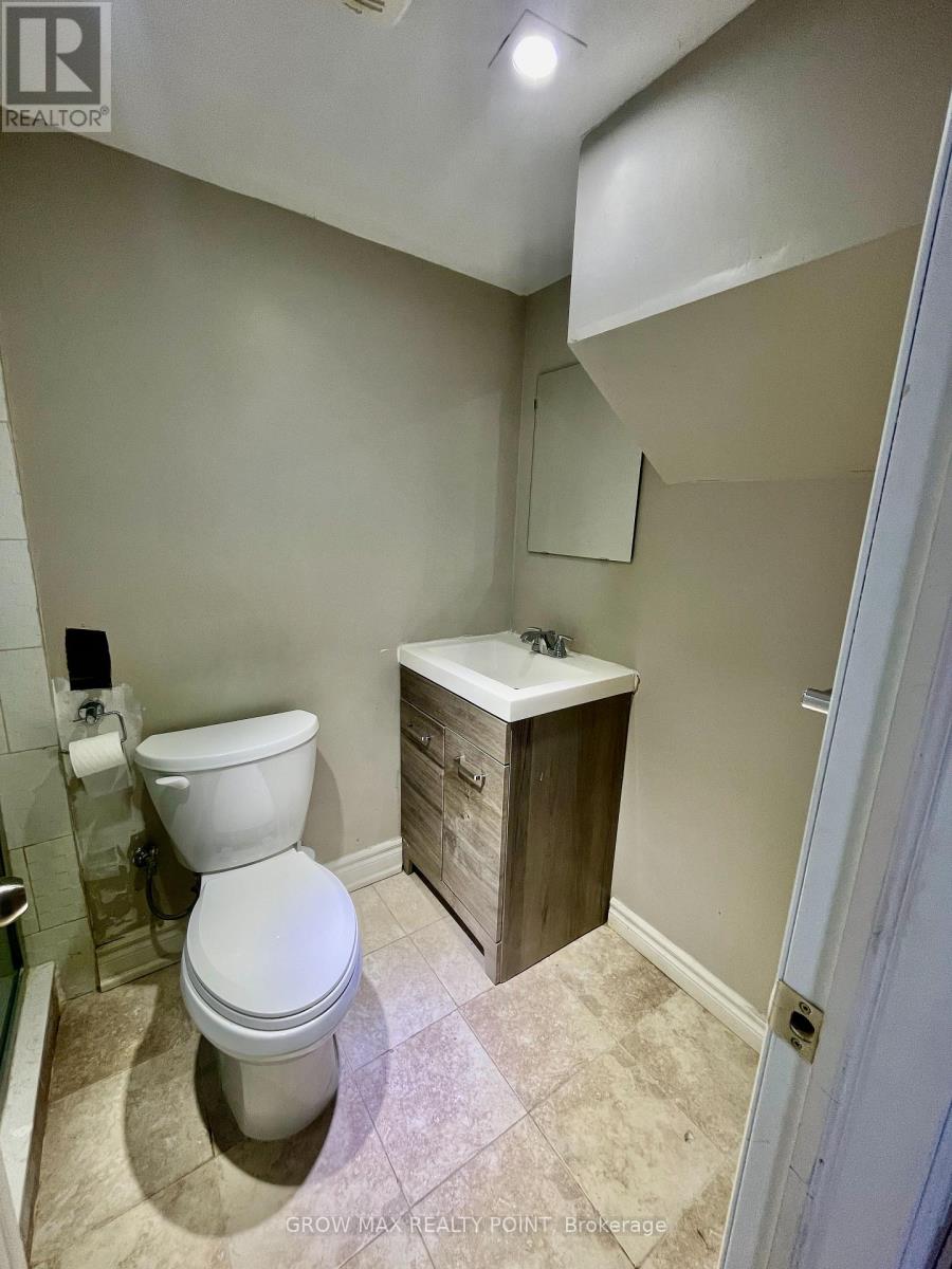 321 HIGHLAND AVENUE W - 17