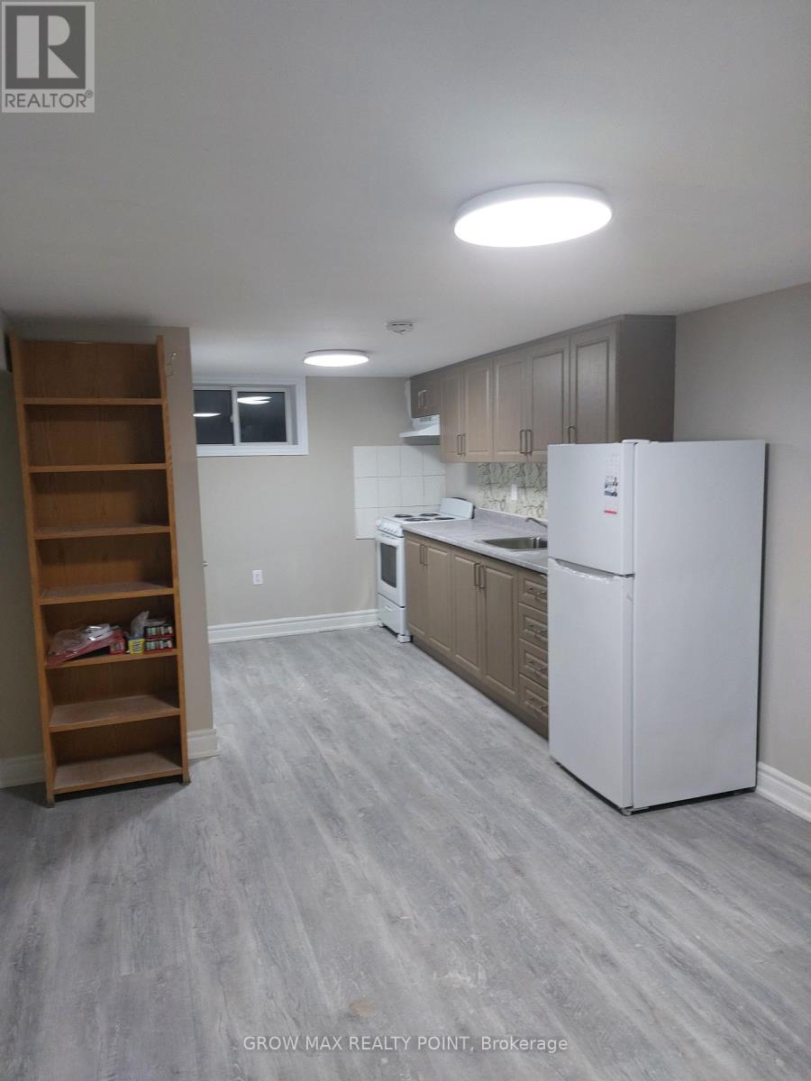 321 HIGHLAND AVENUE W - 4