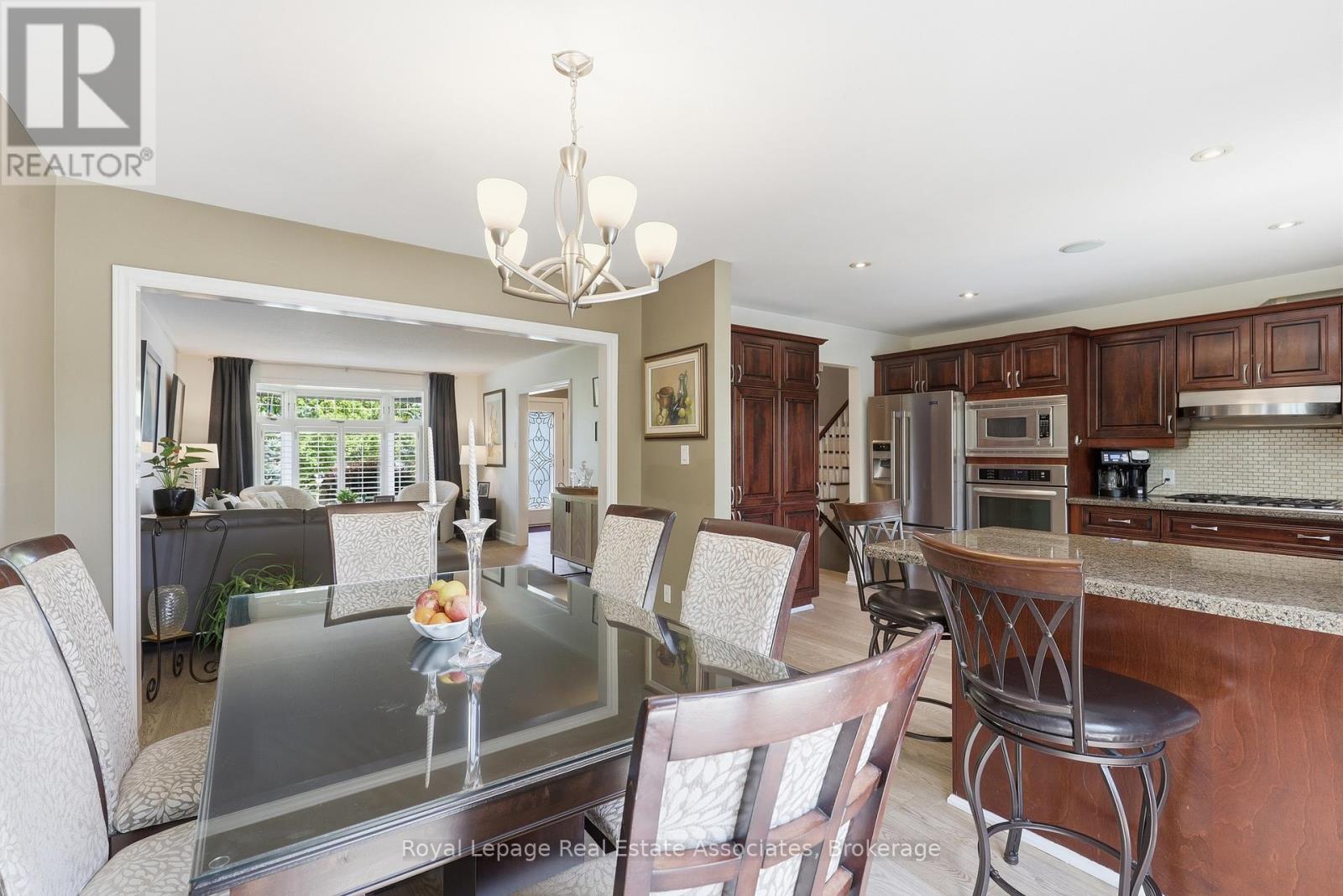 2580 HOMELANDS DRIVE - 12