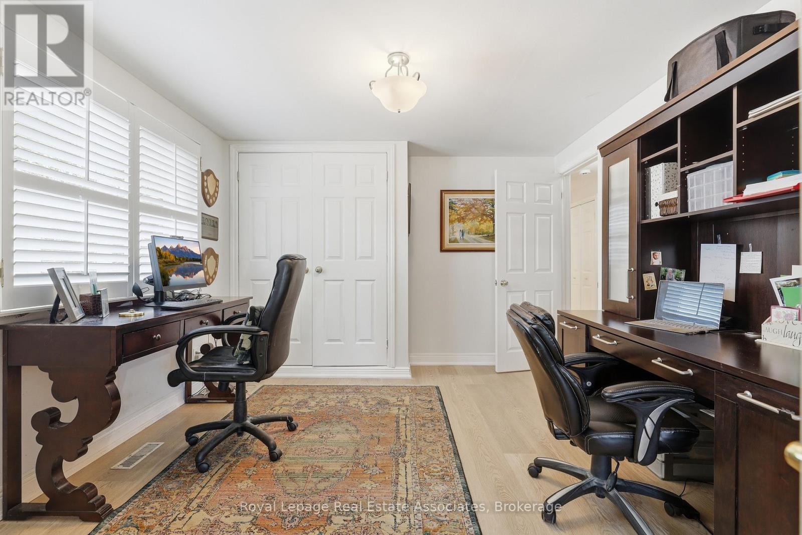 2580 HOMELANDS DRIVE - 19