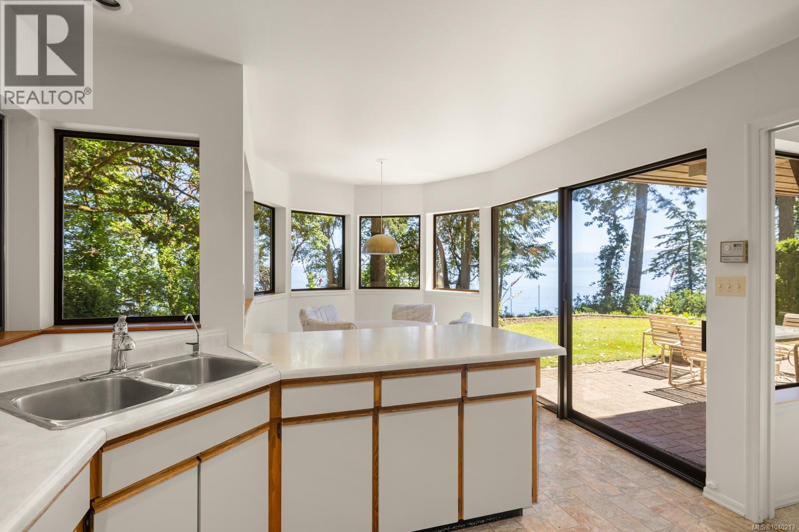 4515 Parry Cross Rd, Metchosin