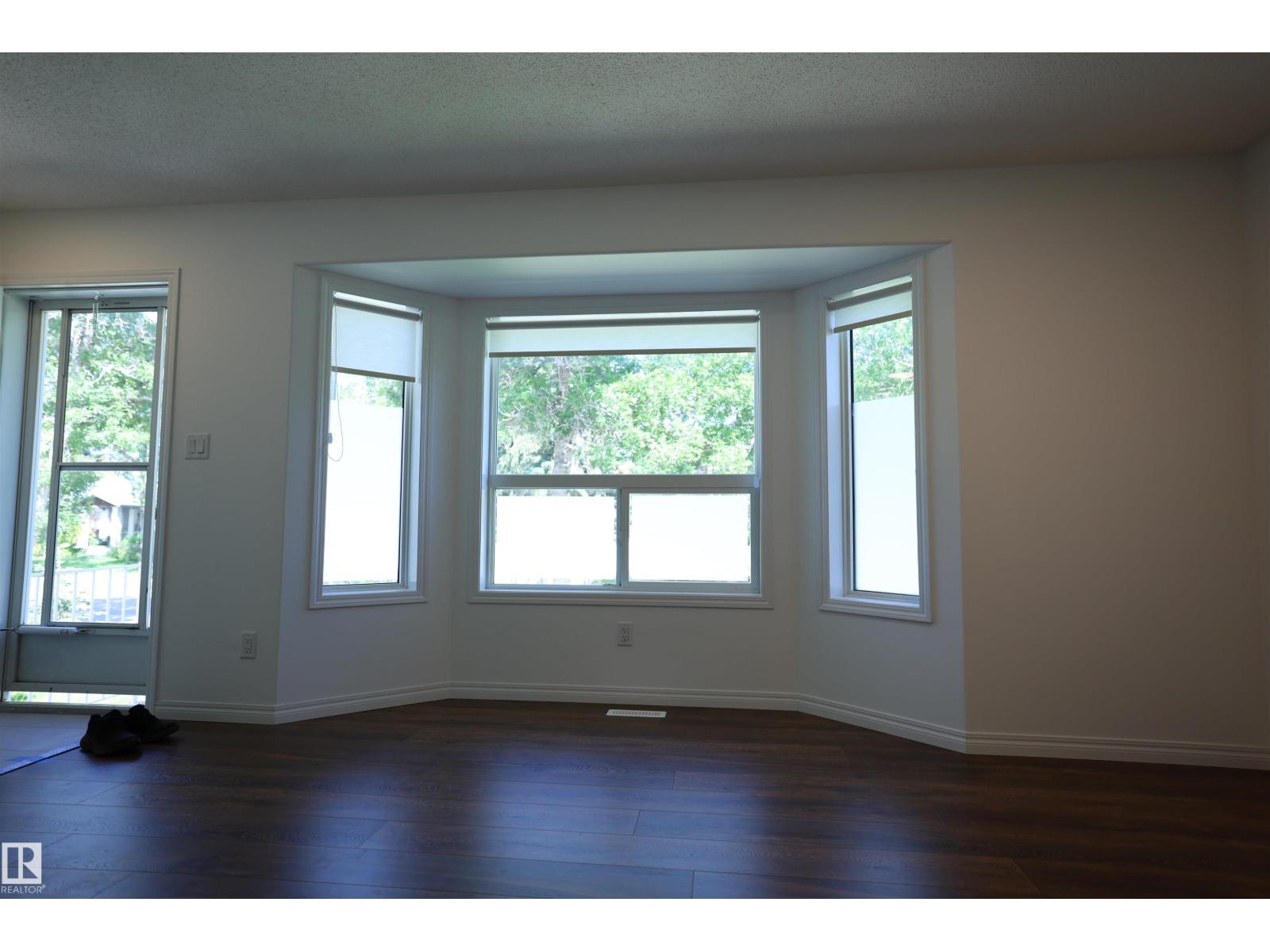 11120 132 ST NW - 5