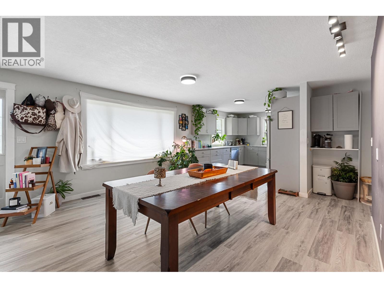6986 TONY ROAD - 6