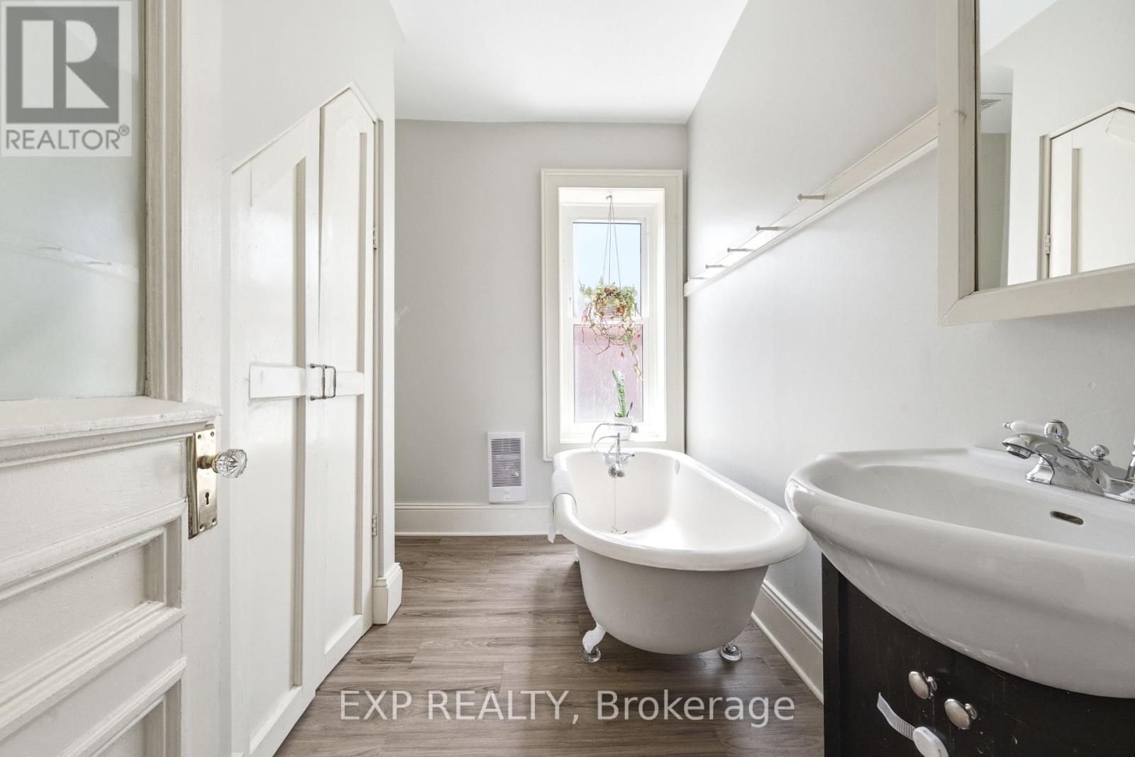 6 CRAWFORD STREET - 26