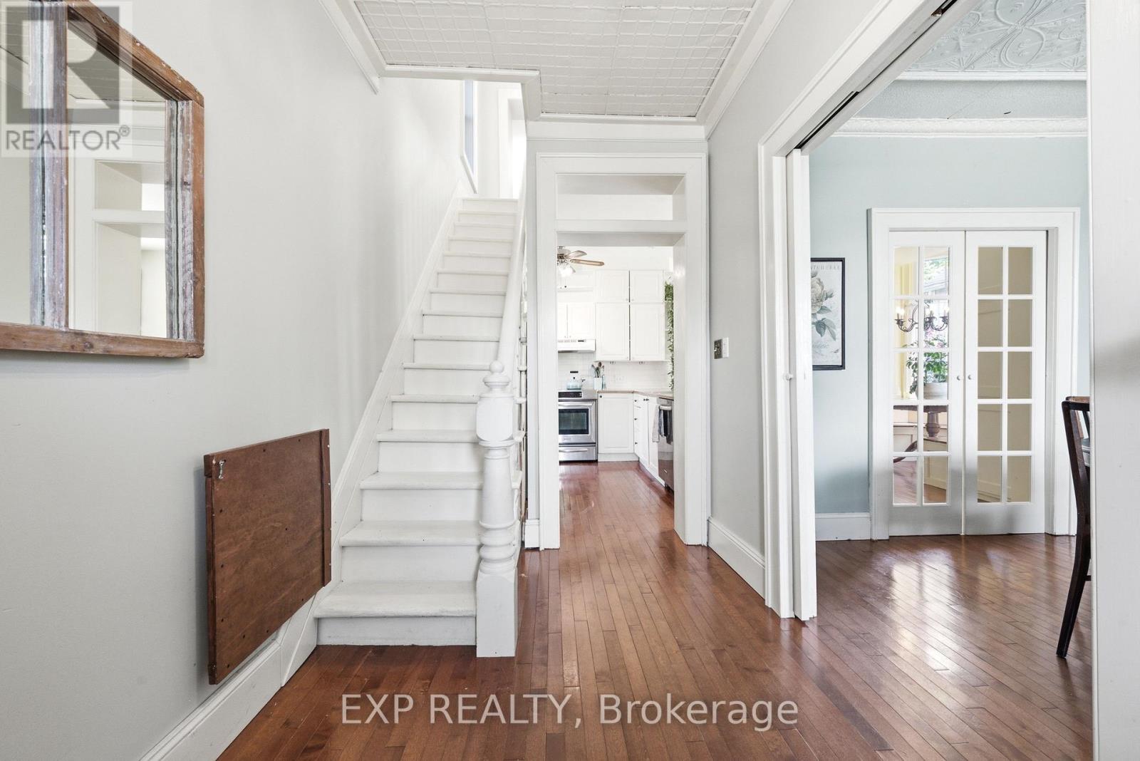 6 CRAWFORD STREET - 7
