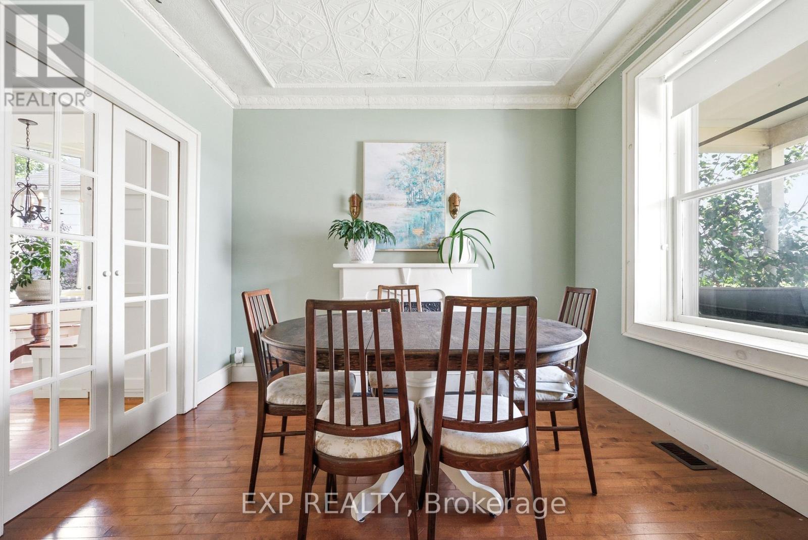 6 CRAWFORD STREET - 8