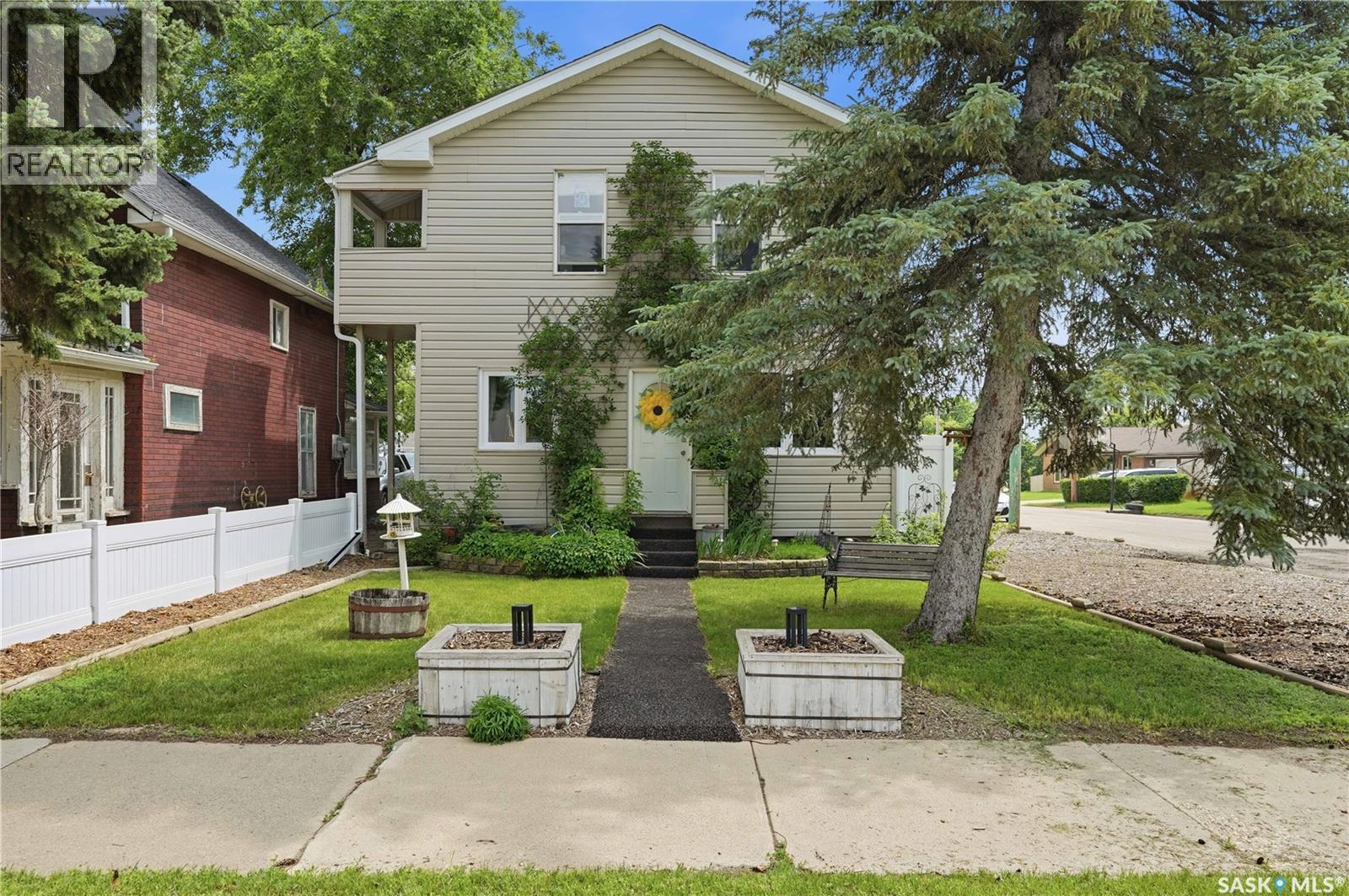 1001 4th AVENUE NE - 2