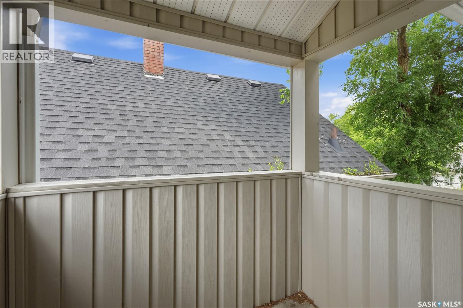 1001 4th AVENUE NE - 28