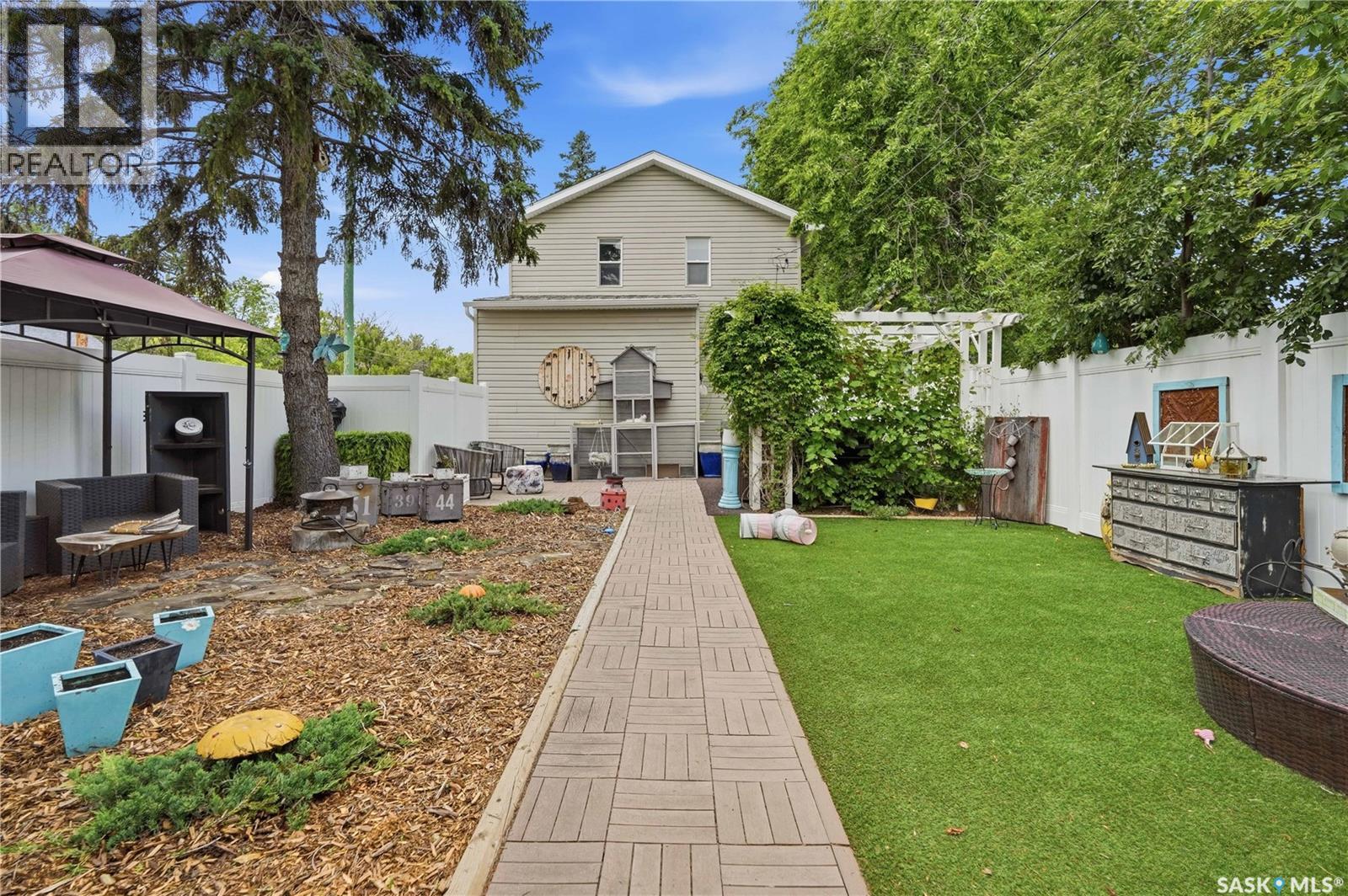 1001 4th AVENUE NE - 50