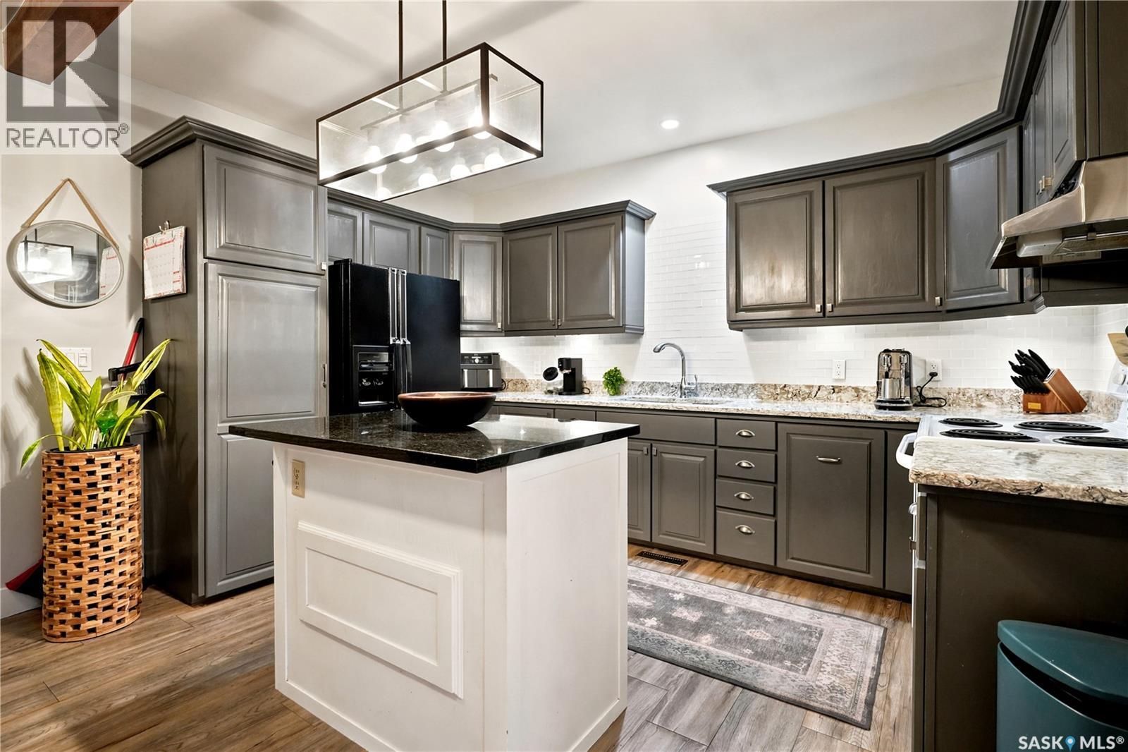 1157 3rd AVENUE NW - 17