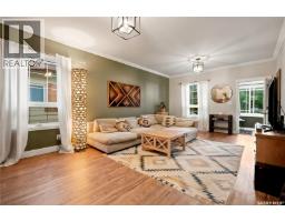 Dining room - 1157 3rd Avenue Nw, Moose Jaw, SK S6H3V1 Photo 6