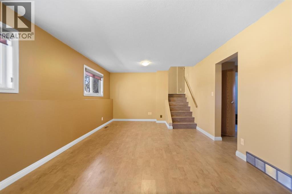 6121 39 Avenue - 17