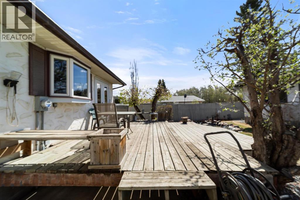 6121 39 Avenue - 27