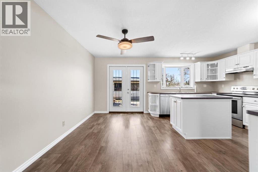 6121 39 Avenue - 6