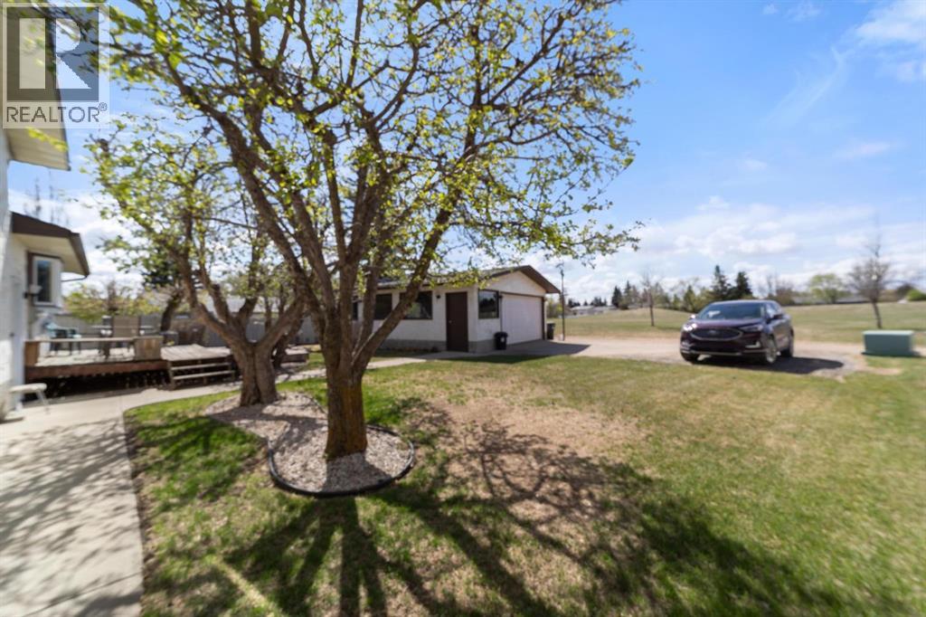 6121 39 Avenue - 25