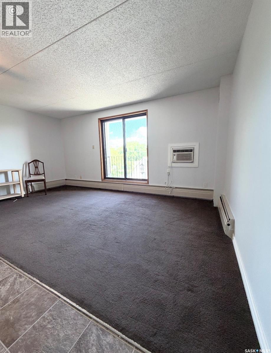 #303 2125 Osler STREET - 11