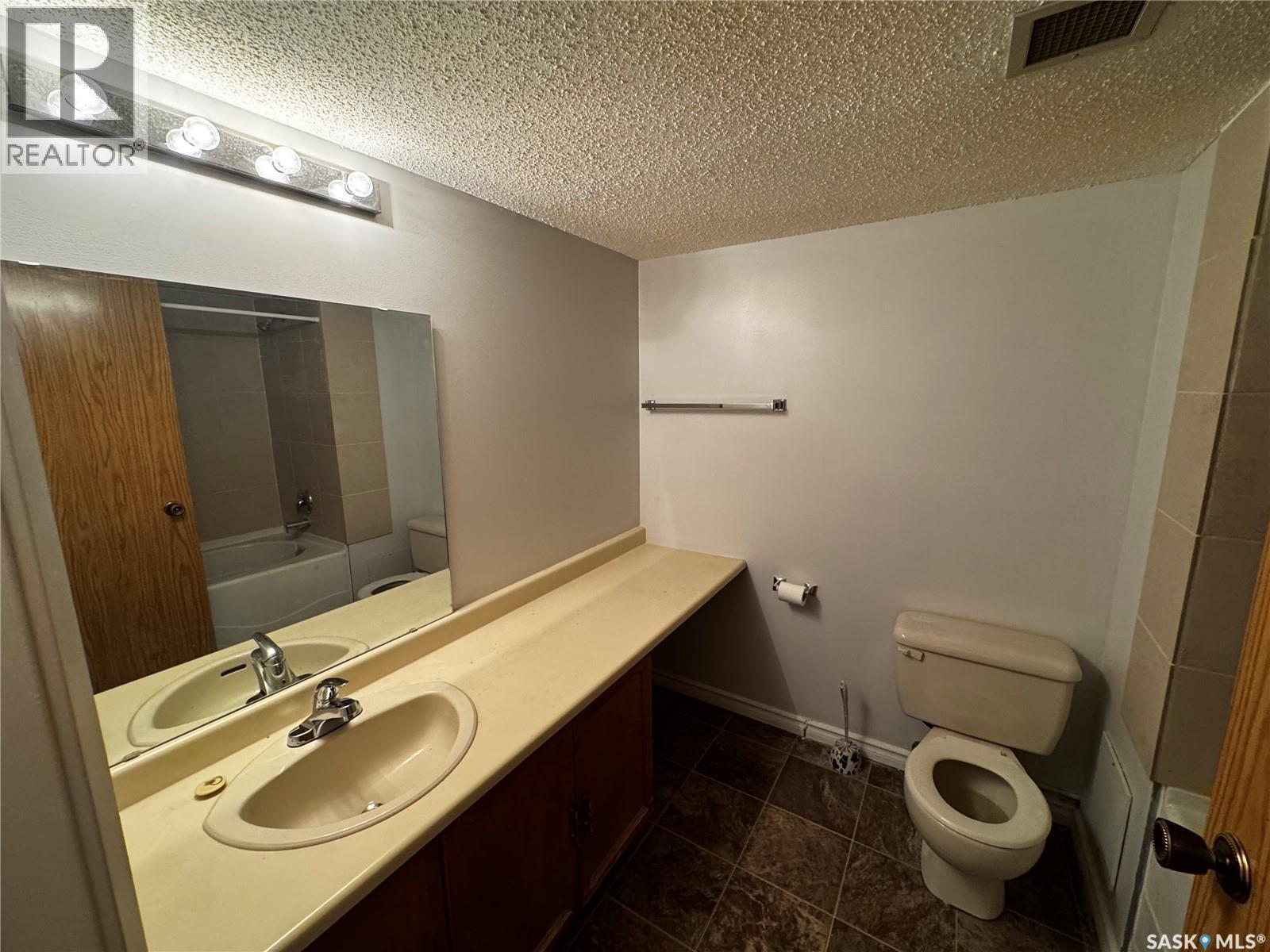 #303 2125 Osler STREET - 14