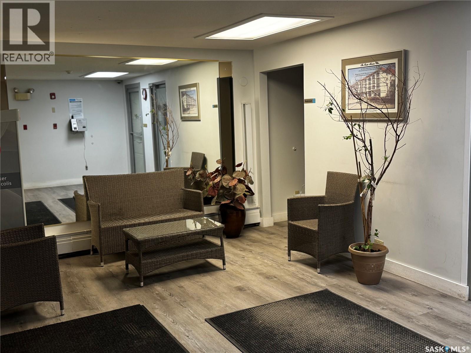 #303 2125 Osler STREET - 9