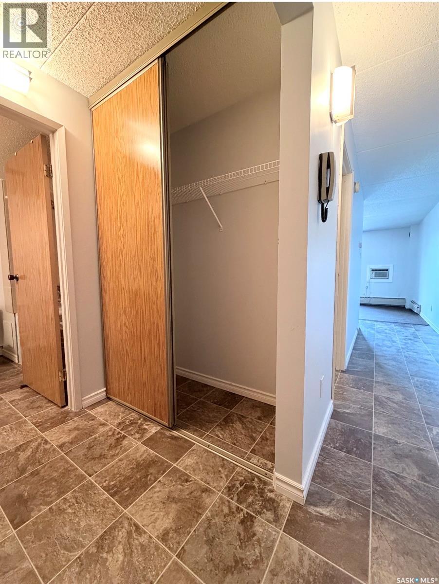 #303 2125 Osler STREET - 30
