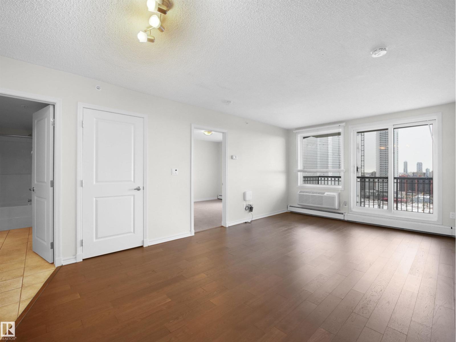 #1604 10180 104 ST NW - 15