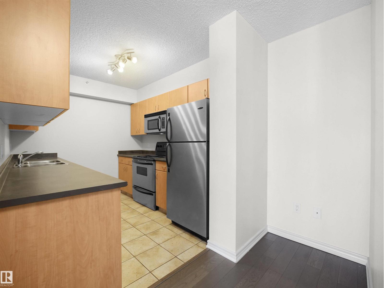 #1604 10180 104 ST NW - 17