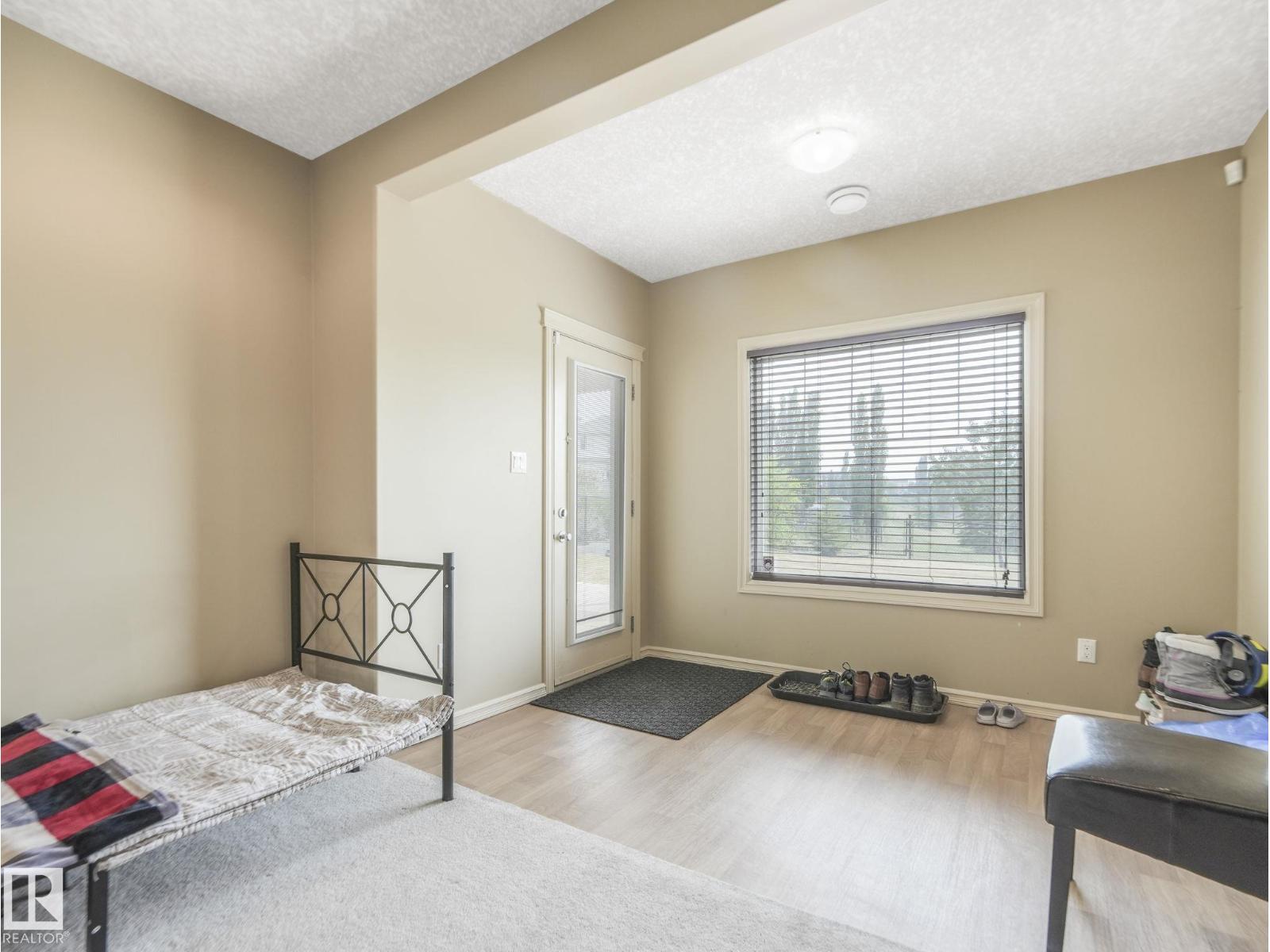 6303 4 AV SW SW - 38