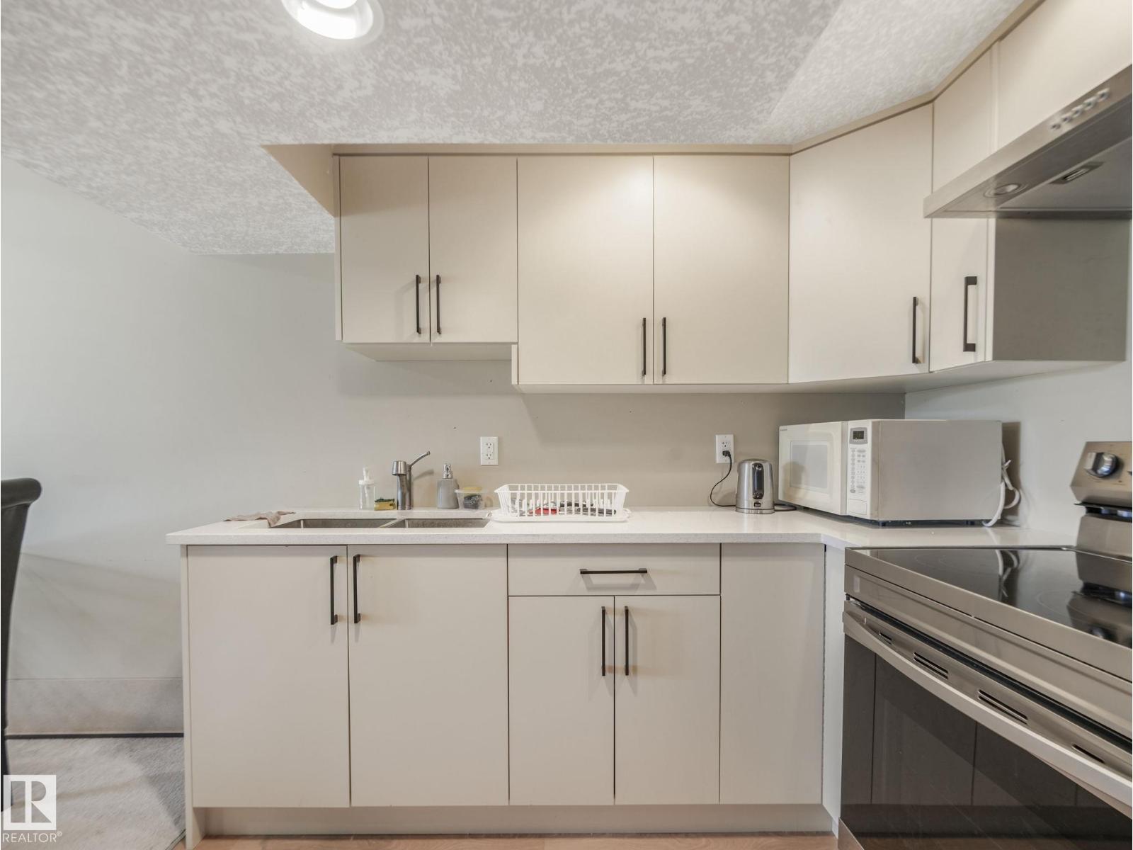6303 4 AV SW SW - 47
