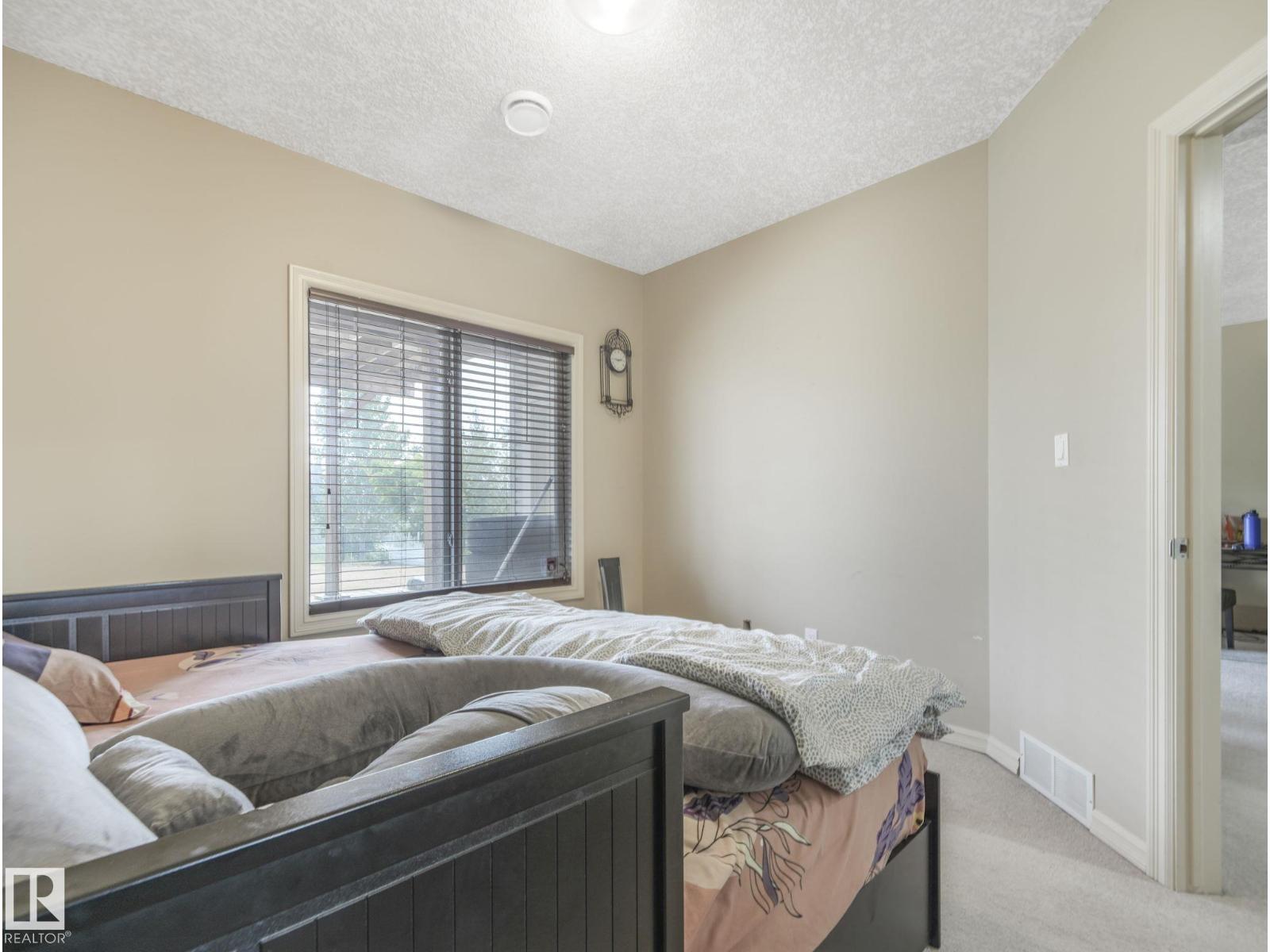 6303 4 AV SW SW - 43