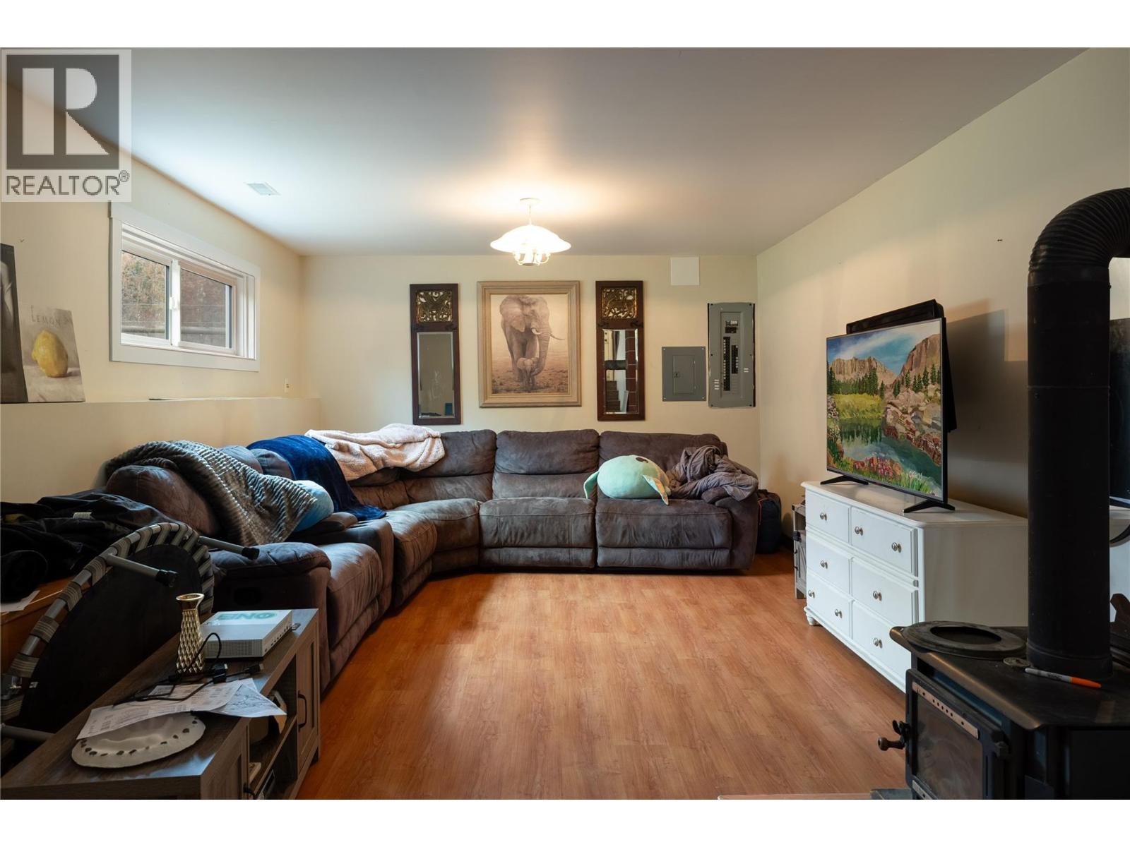5712 6 Highway - 17