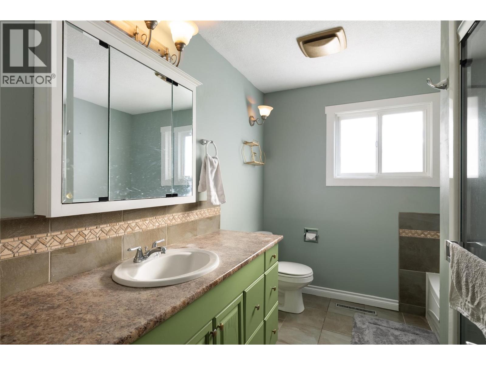 5712 6 Highway - 13
