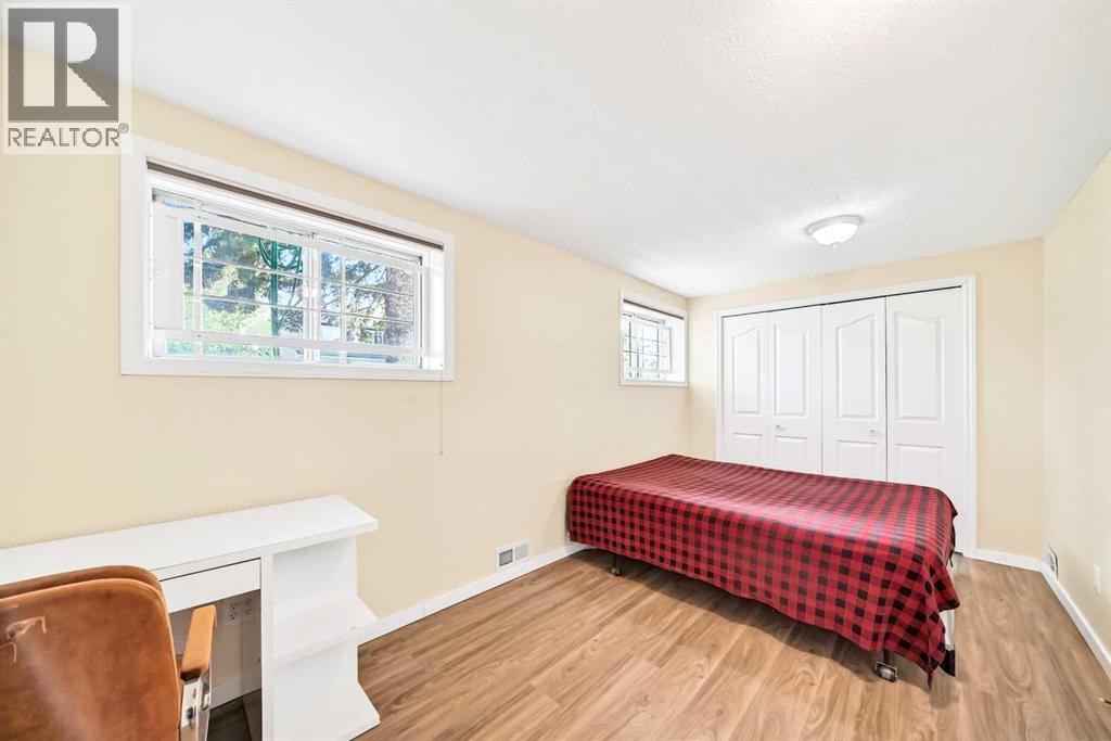 5051 Vantage Crescent NW - 18